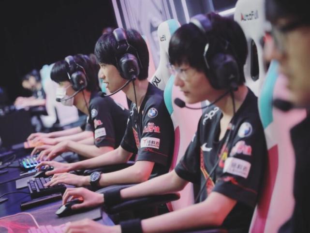 让人不禁深 让人不禁深